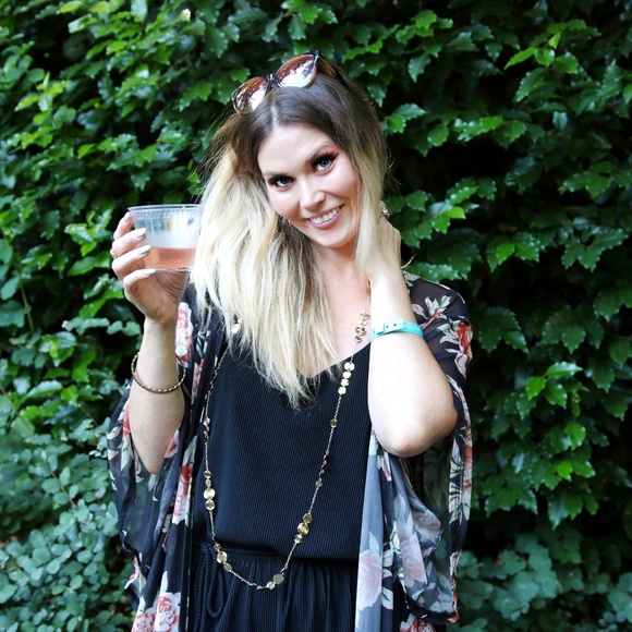 Bio 🌴 - Picture 3 of 8